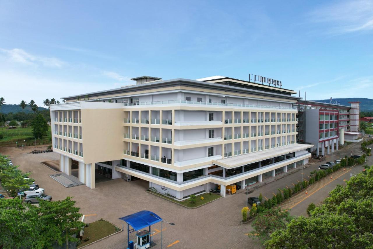 The Sentra Manado Hotel Bagian luar foto